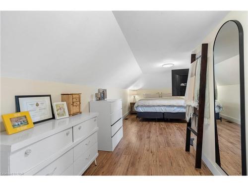 2951 Chippawa Road, Port Colborne, ON - Indoor Photo Showing Bedroom