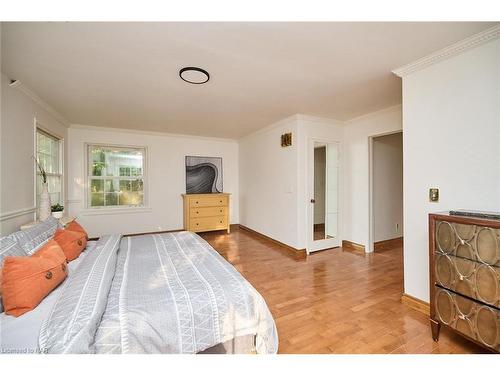 548 Prospect Point Road N, Ridgeway, ON - Indoor Photo Showing Bedroom