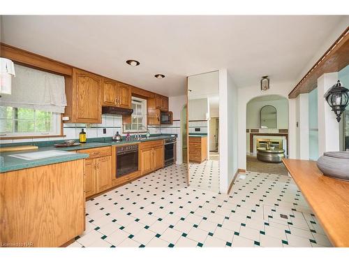 548 Prospect Point Road N, Ridgeway, ON - Indoor Photo Showing Kitchen