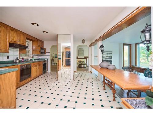 548 Prospect Point Road N, Ridgeway, ON - Indoor Photo Showing Kitchen