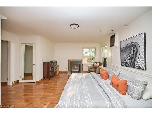 548 Prospect Point Road N, Ridgeway, ON - Indoor Photo Showing Bedroom