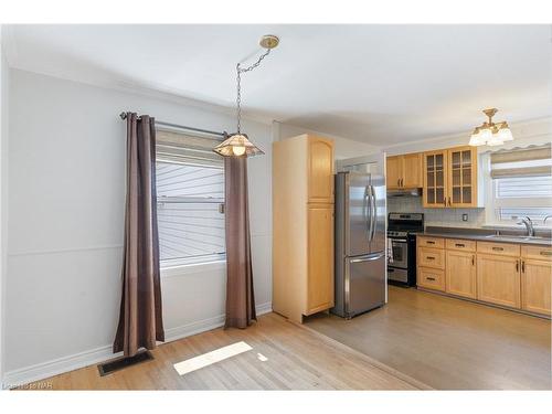 6 Cliff Road, St. Catharines, ON - Indoor Photo Showing Kitchen