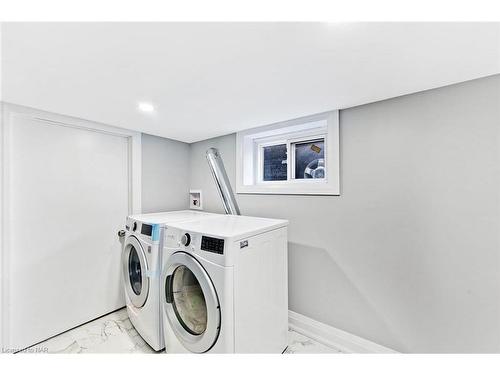 4434 Second Avenue, Niagara Falls, ON - Indoor Photo Showing Laundry Room