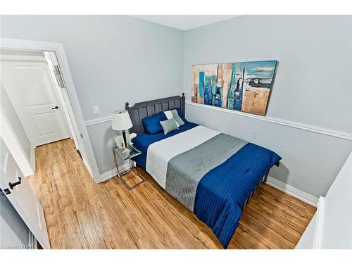 4434 Second Avenue, Niagara Falls, ON - Indoor Photo Showing Bedroom