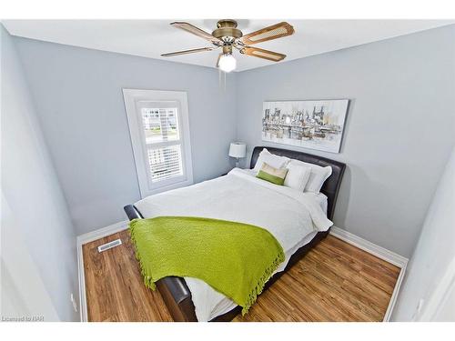 4434 Second Avenue, Niagara Falls, ON - Indoor Photo Showing Bedroom