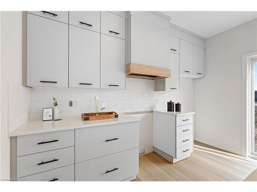 181 Southworth Street N, Welland, ON - Indoor Photo Showing Kitchen