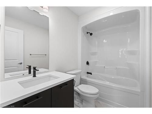 181 Southworth Street N, Welland, ON - Indoor Photo Showing Bathroom