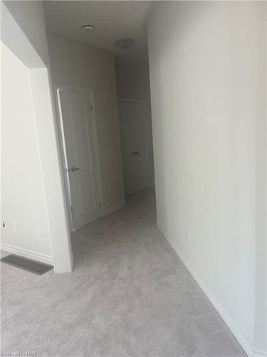 132 Palace Street, Thorold, ON - Indoor Photo Showing Other Room