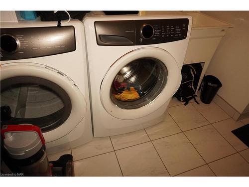 4047 Maitland St Street, Beamsville, ON - Indoor Photo Showing Laundry Room