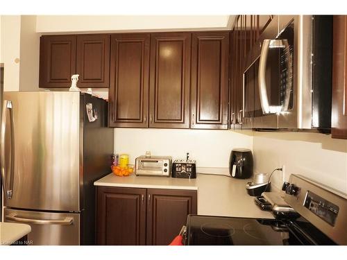 4047 Maitland St Street, Beamsville, ON - Indoor Photo Showing Kitchen