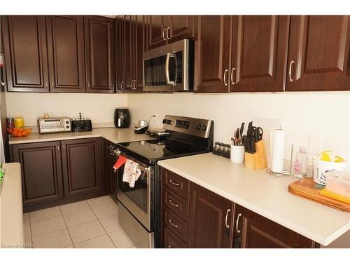 4047 Maitland St Street, Beamsville, ON - Indoor Photo Showing Kitchen