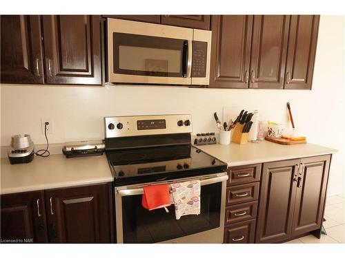 4047 Maitland St Street, Beamsville, ON - Indoor Photo Showing Kitchen