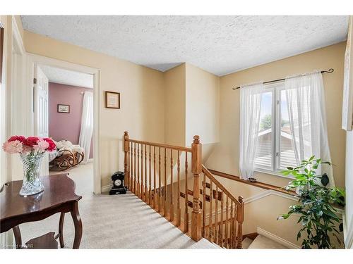 7715 Swan Street, Niagara Falls, ON - Indoor Photo Showing Other Room