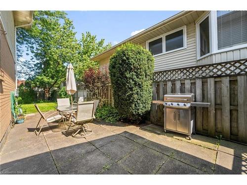 7715 Swan Street, Niagara Falls, ON - Outdoor With Exterior