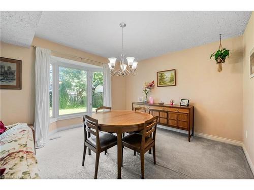 7715 Swan Street, Niagara Falls, ON - Indoor Photo Showing Dining Room