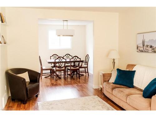 45 Ristau Crescent, Kitchener, ON - Indoor Photo Showing Living Room