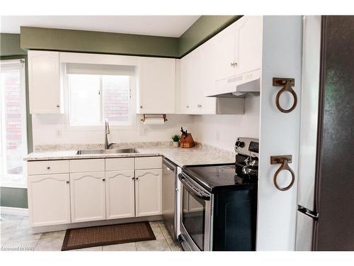 45 Ristau Crescent, Kitchener, ON - Indoor Photo Showing Kitchen