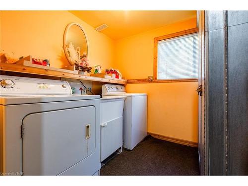 5043 University Avenue, Niagara Falls, ON - Indoor Photo Showing Laundry Room