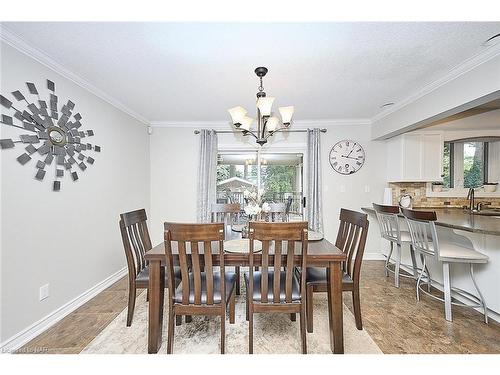 3378 Saint Patrick Avenue, Niagara Falls, ON - Indoor Photo Showing Dining Room