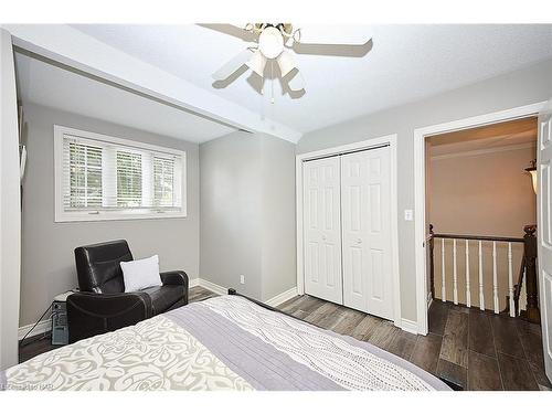 3378 Saint Patrick Avenue, Niagara Falls, ON - Indoor Photo Showing Bedroom