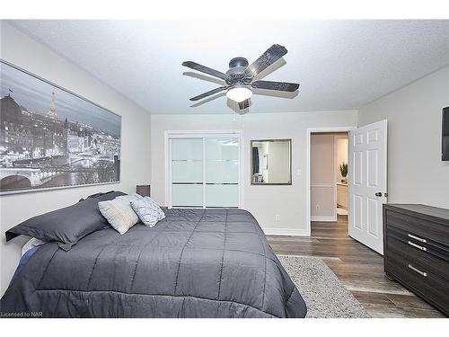 3378 Saint Patrick Avenue, Niagara Falls, ON - Indoor Photo Showing Bedroom