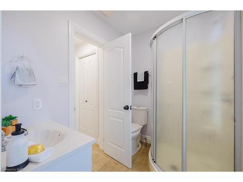 255A Lakeshore Road, St. Catharines, ON - Indoor Photo Showing Bathroom