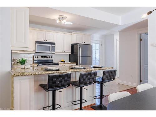 255A Lakeshore Road, St. Catharines, ON - Indoor Photo Showing Kitchen