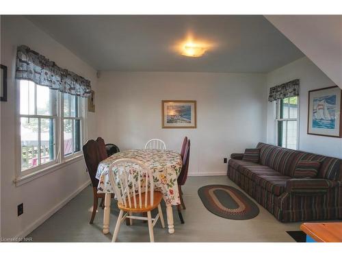 4041 Crystal Beach Hill Lane, Crystal Beach, ON - Indoor Photo Showing Dining Room