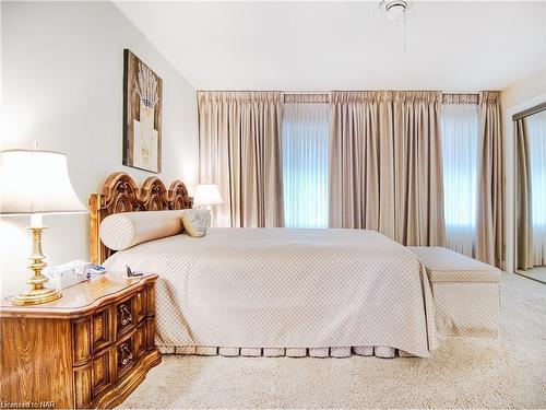 111 Lake Street, St. Catharines, ON - Indoor Photo Showing Bedroom