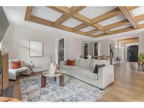 2519 Ott Road, Fort Erie, ON - Indoor Photo Showing Living Room