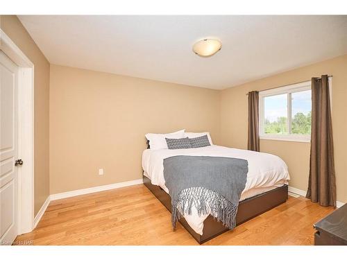 116 Clare Avenue, Welland, ON - Indoor Photo Showing Bedroom