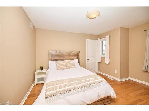 116 Clare Avenue, Welland, ON - Indoor Photo Showing Bedroom