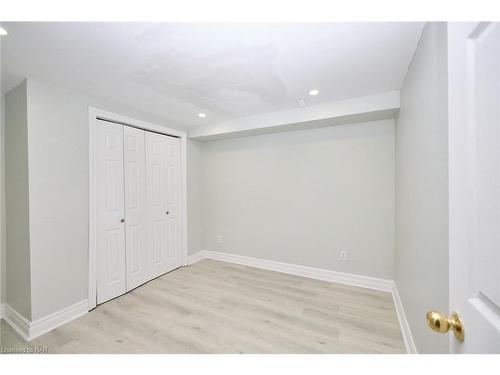 6673 Huggins Street, Niagara Falls, ON - Indoor Photo Showing Other Room