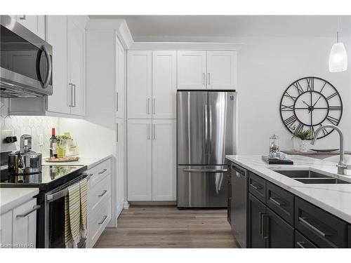 3765 Disher Street, Ridgeway, ON - Indoor Photo Showing Kitchen With Stainless Steel Kitchen With Double Sink With Upgraded Kitchen