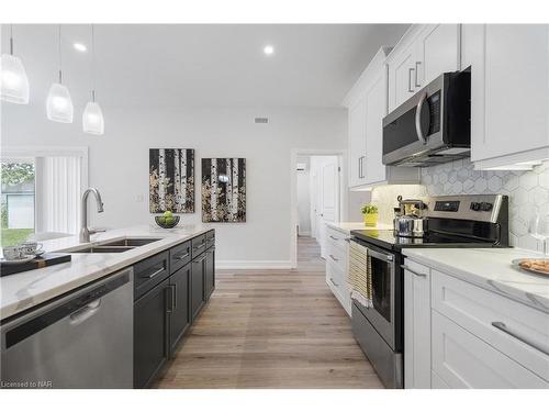 3765 Disher Street, Ridgeway, ON - Indoor Photo Showing Kitchen With Stainless Steel Kitchen With Double Sink With Upgraded Kitchen