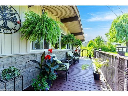 1711 Dominion Rd Road, Fort Erie, ON - Outdoor With Deck Patio Veranda With Exterior