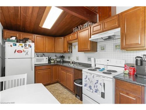 1711 Dominion Rd Road, Fort Erie, ON - Indoor Photo Showing Kitchen With Double Sink