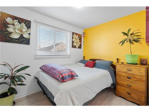 283 Oakcrest Avenue, Welland, ON - Indoor Photo Showing Bedroom