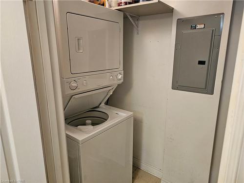 113-6350 Dorchester Road Road, Niagara Falls, ON - Indoor Photo Showing Laundry Room