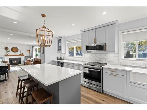 12 Northwood Drive, St. Catharines, ON - Indoor Photo Showing Kitchen With Stainless Steel Kitchen With Upgraded Kitchen