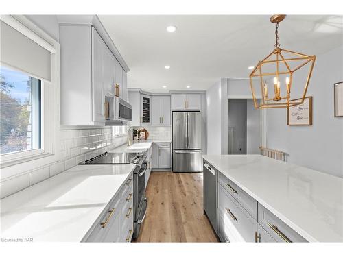 12 Northwood Drive, St. Catharines, ON - Indoor Photo Showing Kitchen With Stainless Steel Kitchen With Upgraded Kitchen