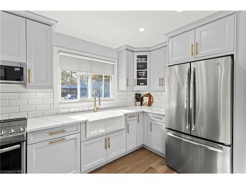 12 Northwood Drive, St. Catharines, ON - Indoor Photo Showing Kitchen With Stainless Steel Kitchen With Upgraded Kitchen