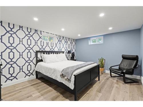 12 Northwood Drive, St. Catharines, ON - Indoor Photo Showing Bedroom