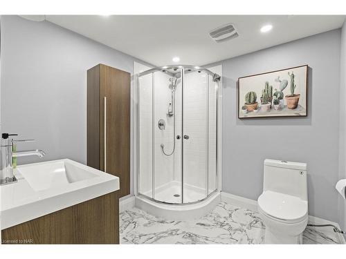 12 Northwood Drive, St. Catharines, ON - Indoor Photo Showing Bathroom