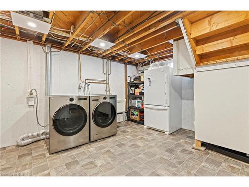 12 Northwood Drive, St. Catharines, ON - Indoor Photo Showing Laundry Room