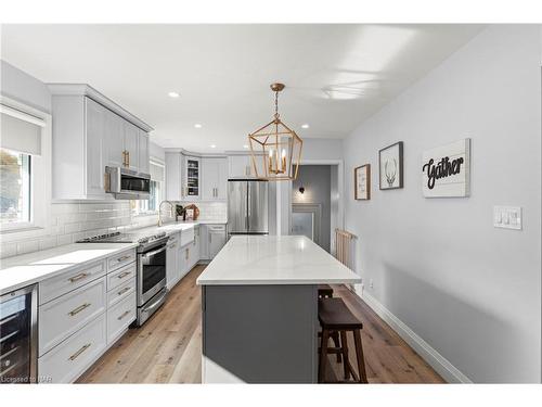 12 Northwood Drive, St. Catharines, ON - Indoor Photo Showing Kitchen With Upgraded Kitchen