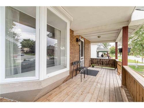 4586 Fifth Avenue, Niagara Falls, ON - Outdoor With Deck Patio Veranda With Exterior