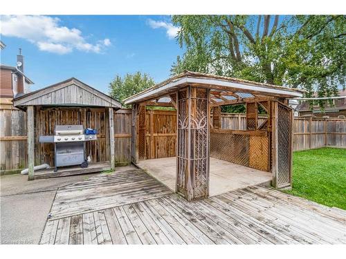 4586 Fifth Avenue, Niagara Falls, ON - Outdoor With Deck Patio Veranda