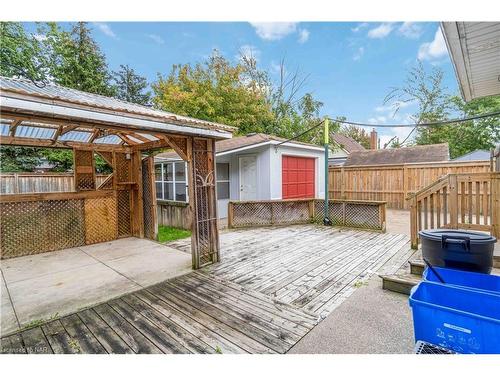 4586 Fifth Avenue, Niagara Falls, ON - Outdoor With Deck Patio Veranda With Exterior