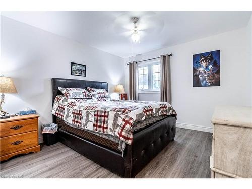 45 Knoll Street, Port Colborne, ON - Indoor Photo Showing Bedroom